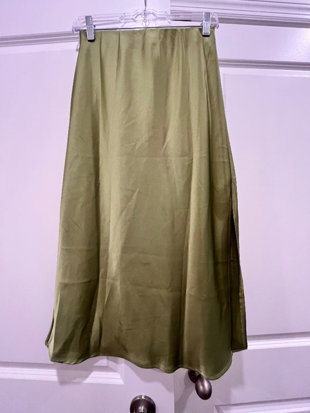 Silky apple green ankle skirt